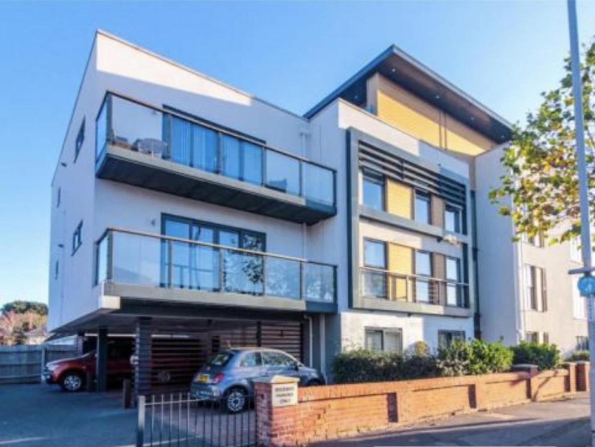 Charming 2-Bed Apartment In Christchurch Christchurch  Eksteriør billede